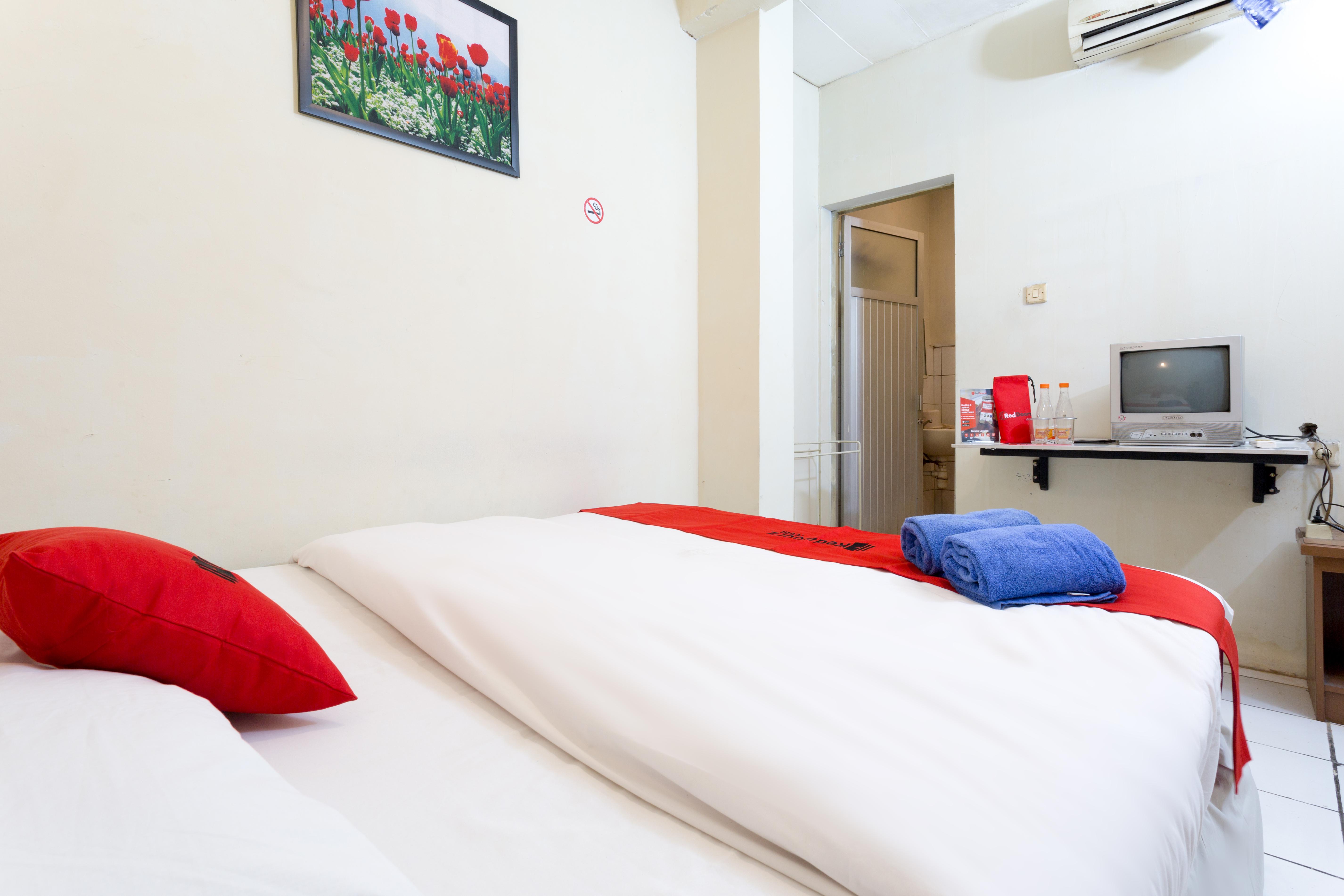 Reddoorz @ Supratman Street Bandung Exterior foto