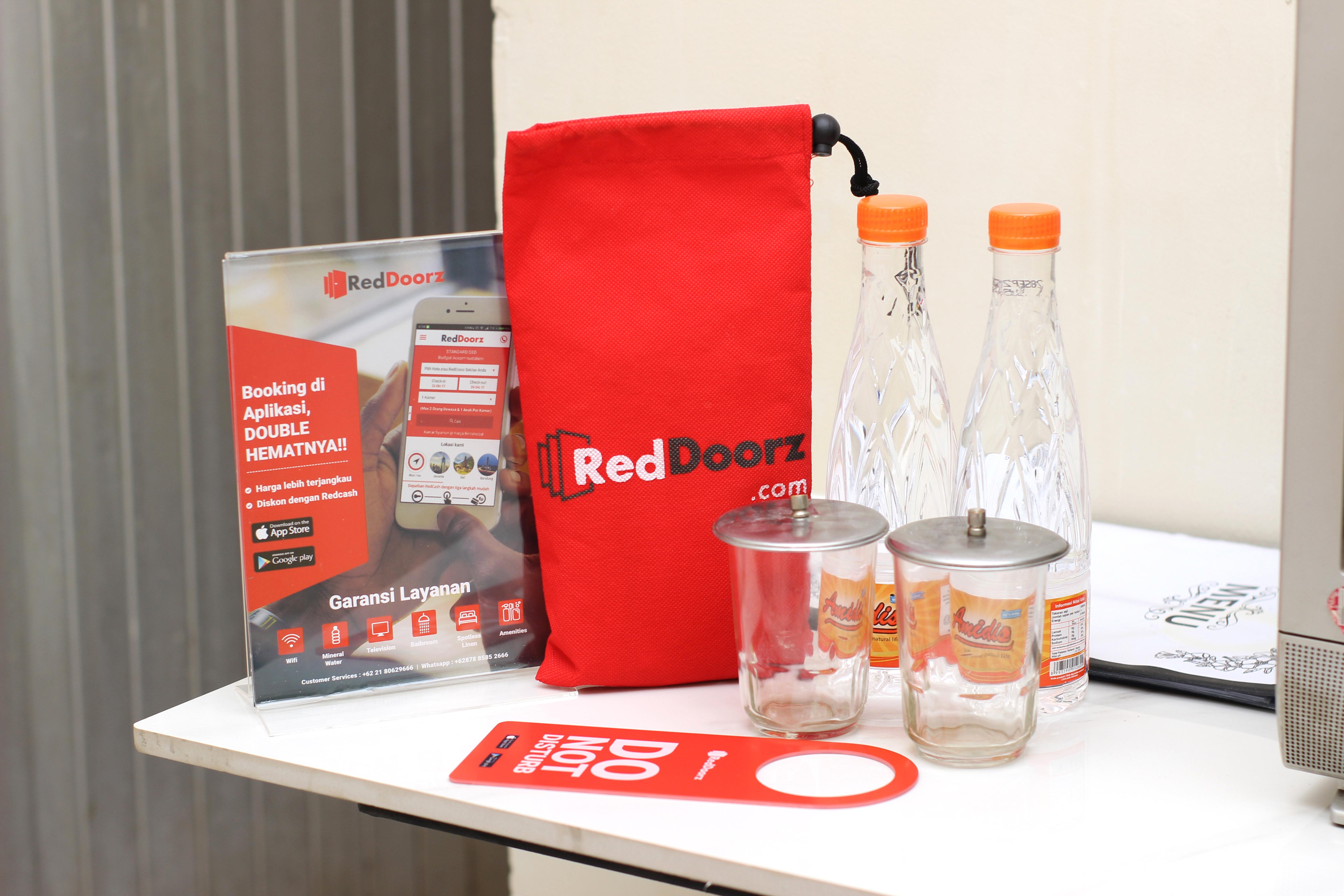 Reddoorz @ Supratman Street Bandung Exterior foto
