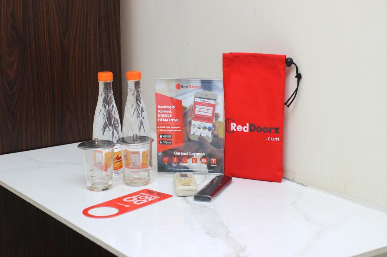 Reddoorz @ Supratman Street Bandung Exterior foto